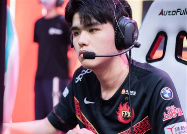 开云体育网页版登录入口-Doinb在公牛比赛中伤愈复出深圳男篮今晚止住颓势，这操作让人直呼：风云突变瓦伦西亚窗口期更衣室发声的简单介绍